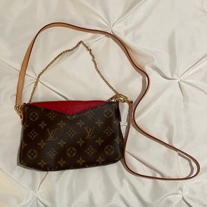 LOUIS VUITTON
Monogram Pallas Clutch Cherry